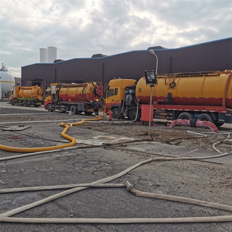 万江污水池清理